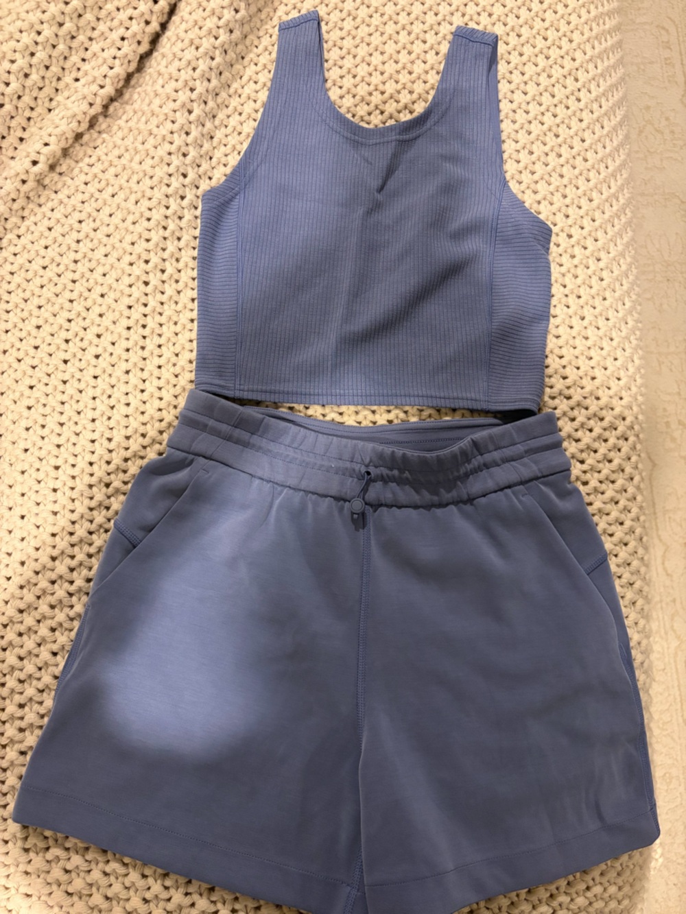 LULULEMON SET. Softstreme High-Rise Short 4" & Ribbed cropped tank - oasis blue